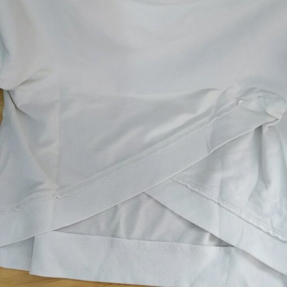 White 3/4 Sleeve Crewneck Shirt Draped Open Back - Picture 4 of 5